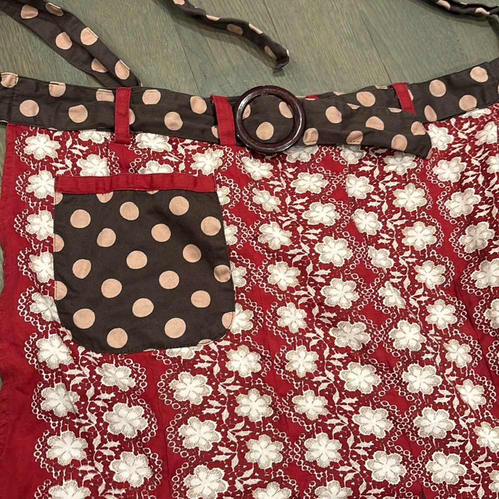 Two Colorful Aprons - Picture 4 of 4
